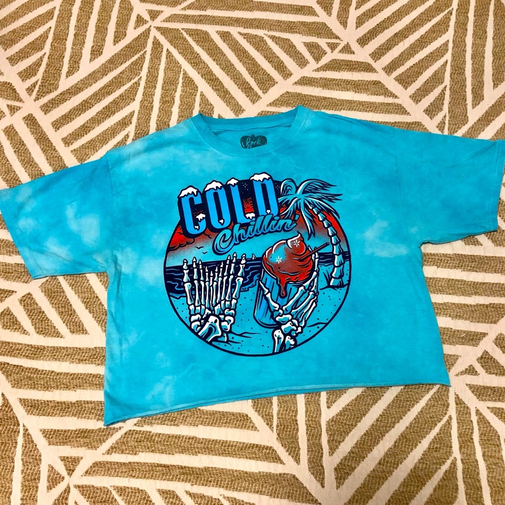 ROCK HEART Cold Chillin Graphic Crop Top Tee